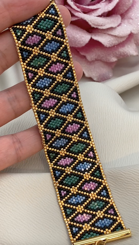 Miyuki Multicolor Satin Bracelet Pattern (PDF file)