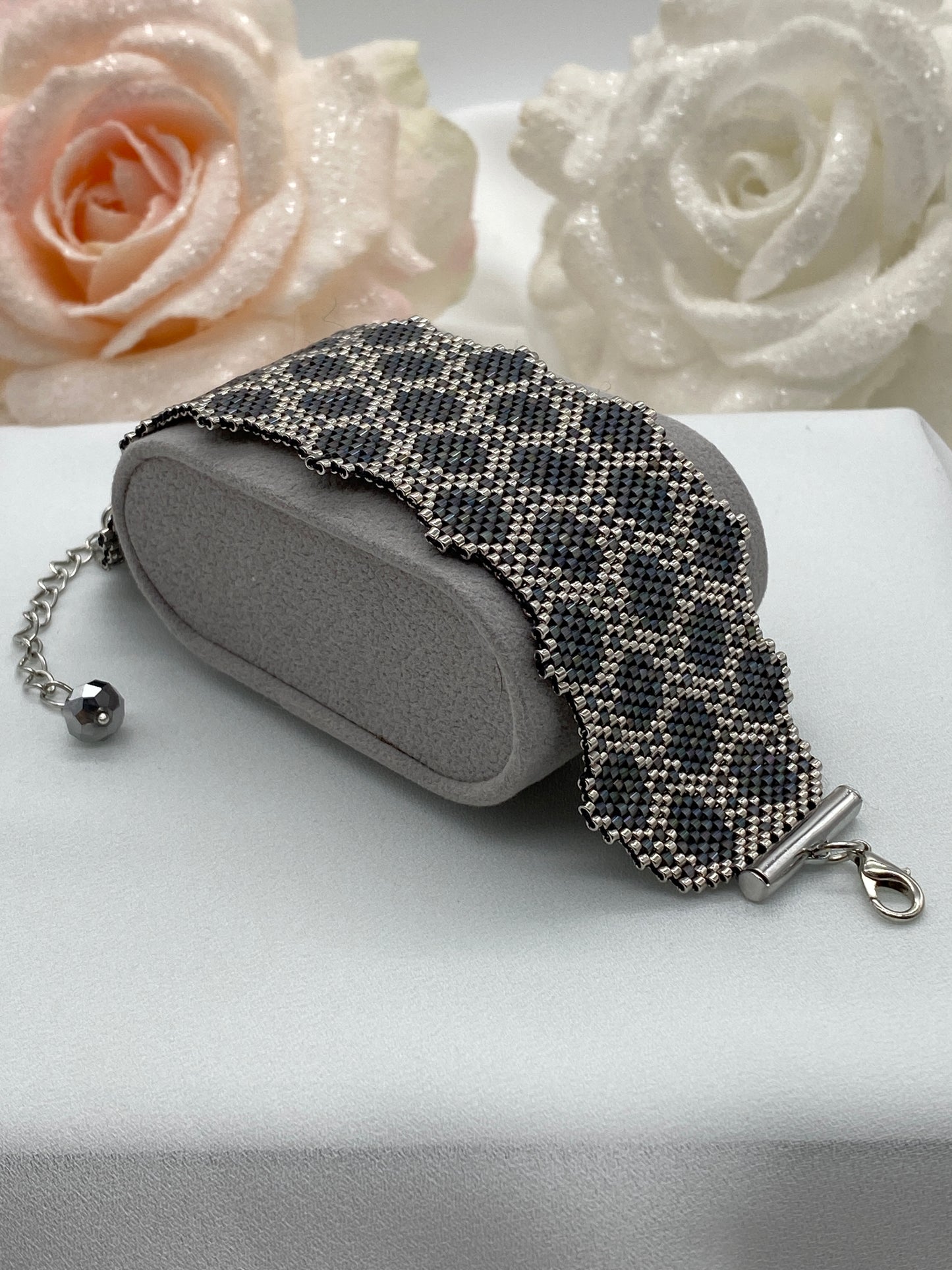 Miyuki Night Sparkling Satin Bracelet Pattern (PDF file)