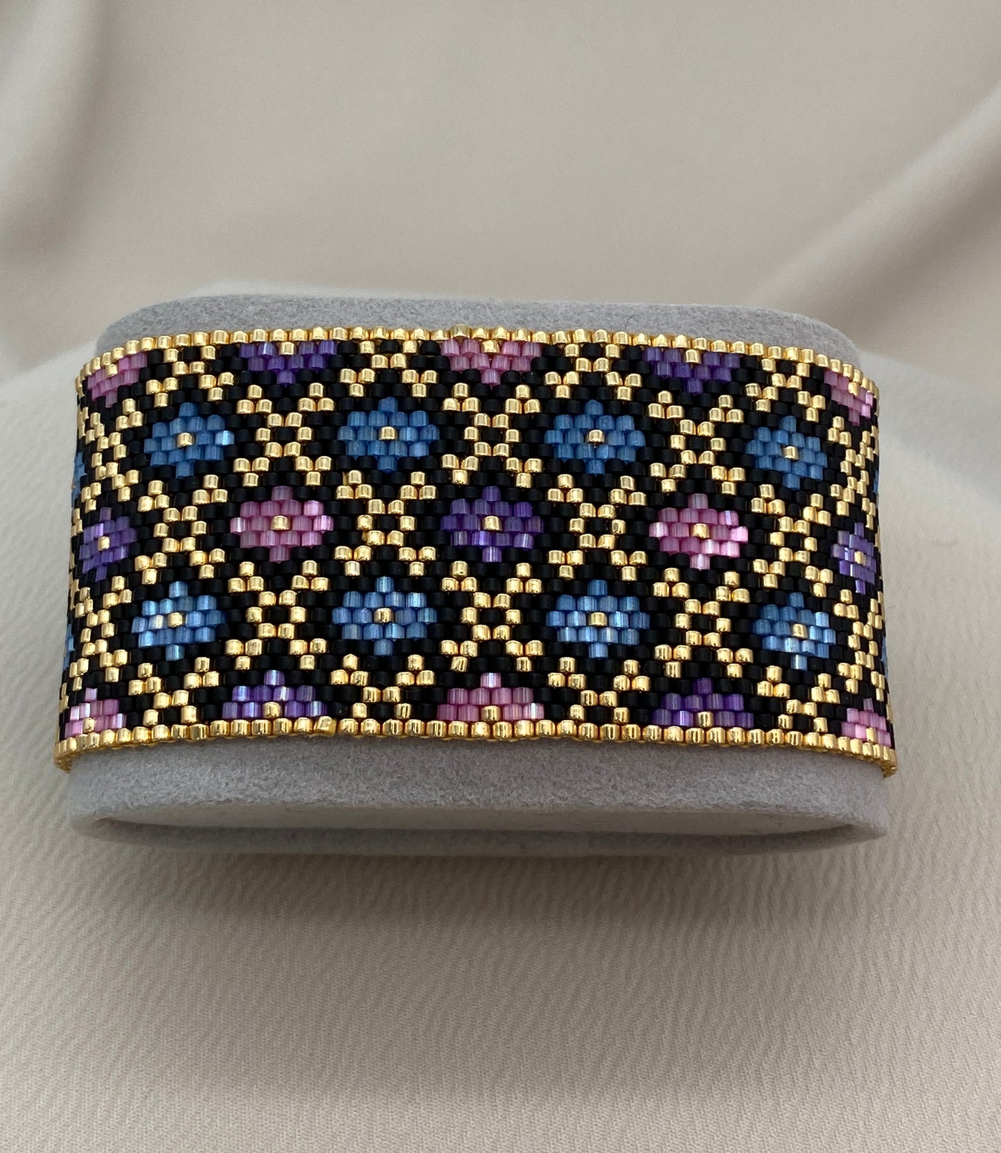 Miyuki Baroque Multicolor Satin Bracelet Pattern (PDF file)