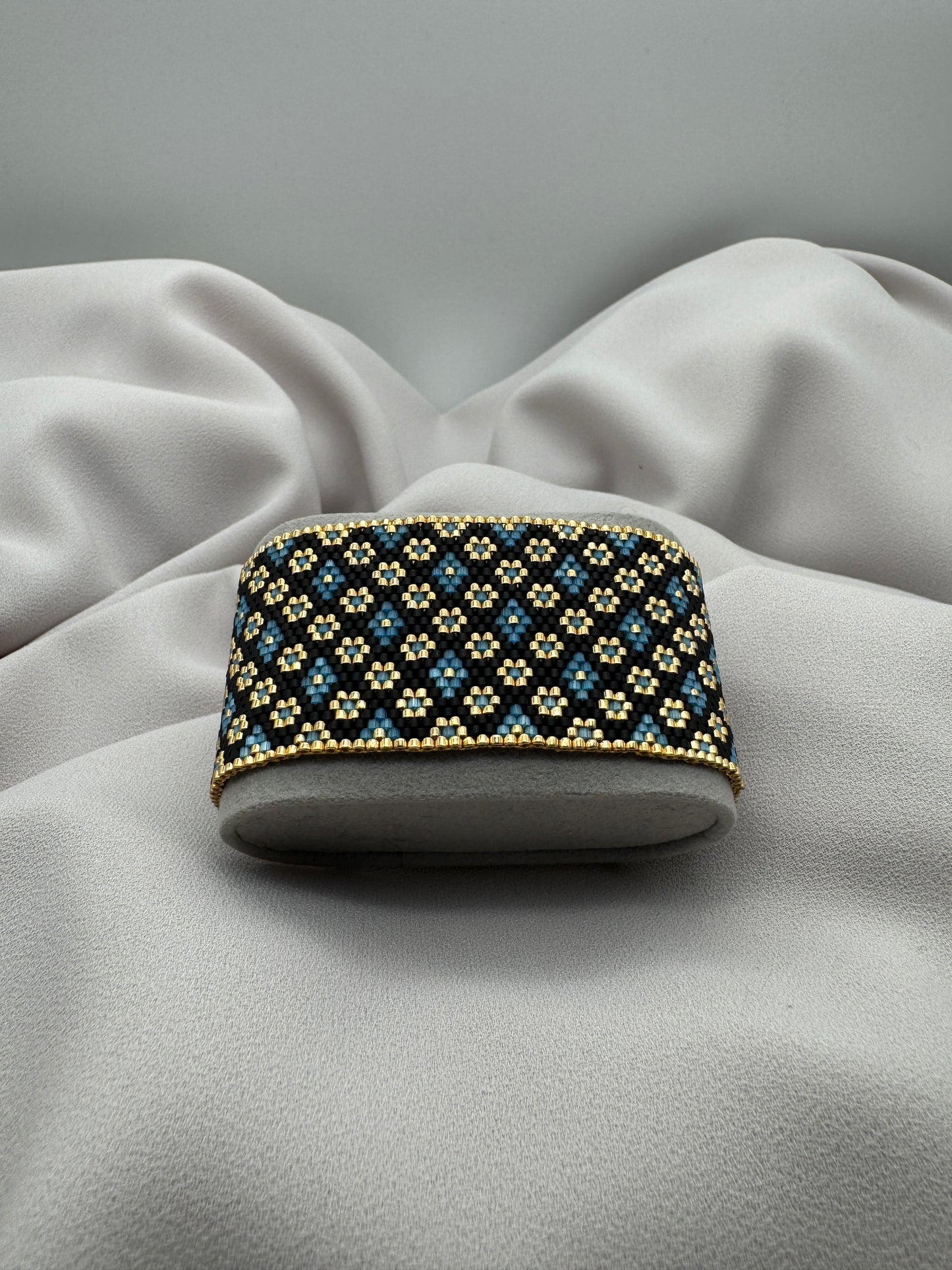 Miyuki Flower Blue Satin Bracelet Pattern (PDF file)