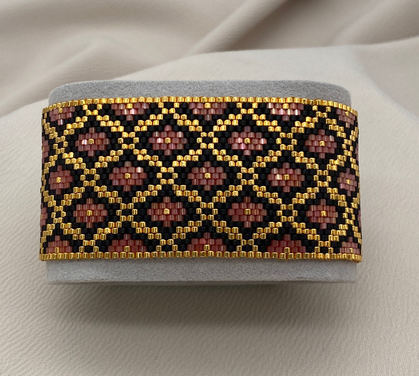 Miyuki Baroque Red Satin Bracelet Pattern (PDF file)