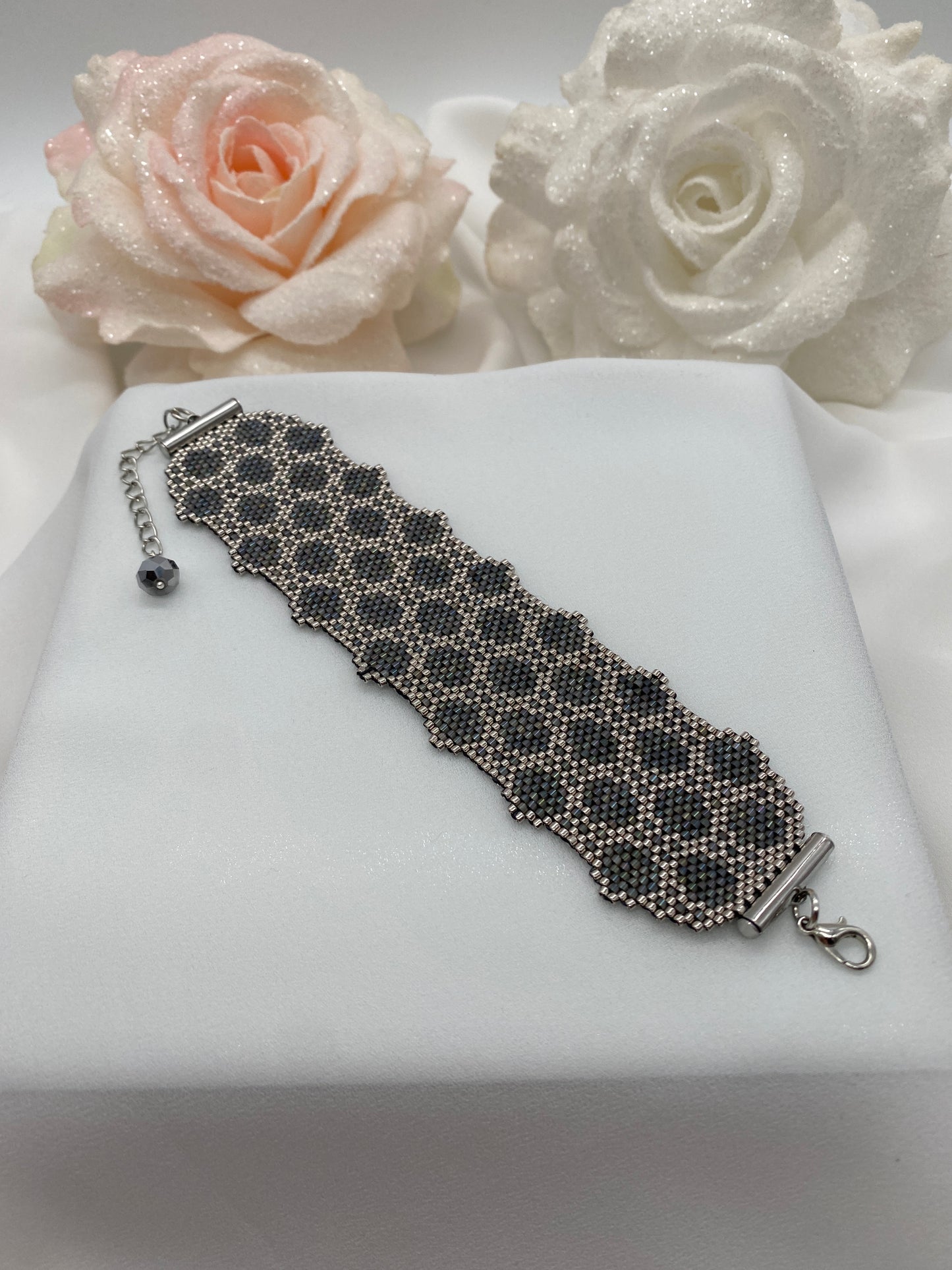 Miyuki Night Sparkling Satin Bracelet Pattern (PDF file)
