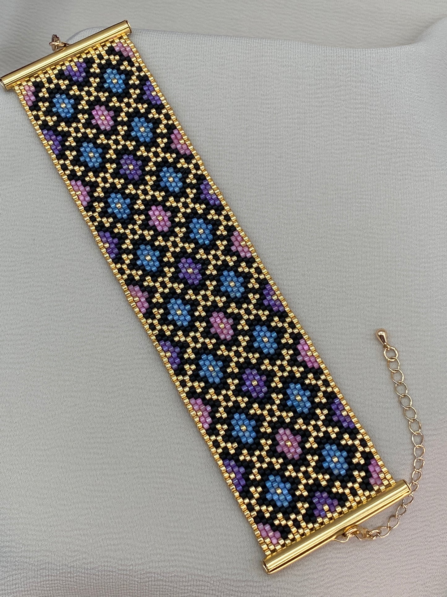 Miyuki Baroque Multicolor Satin Bracelet Pattern (PDF file)