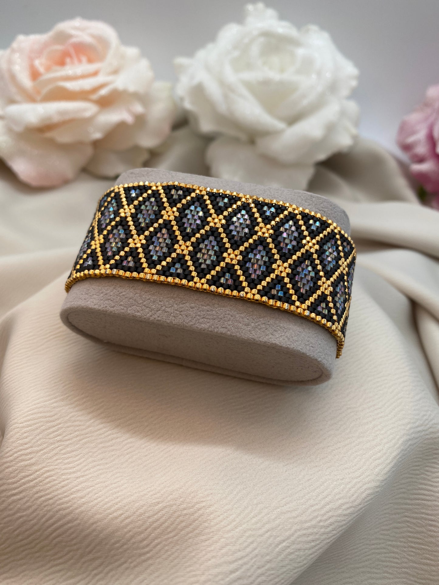 Miyuki Grey Monocolor Satin Bracelet Pattern (PDF file)
