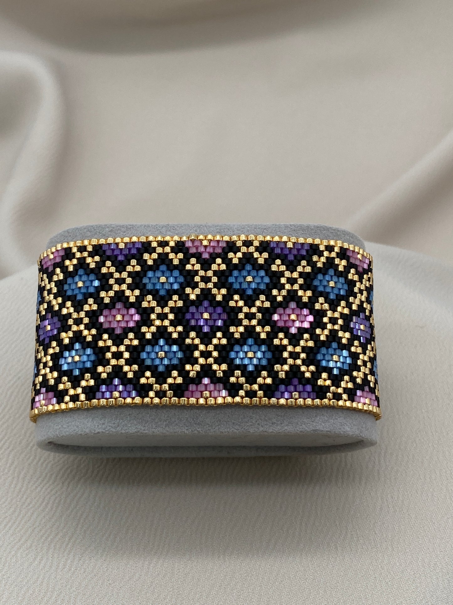 Miyuki Baroque Multicolor Satin Bracelet Pattern (PDF file)
