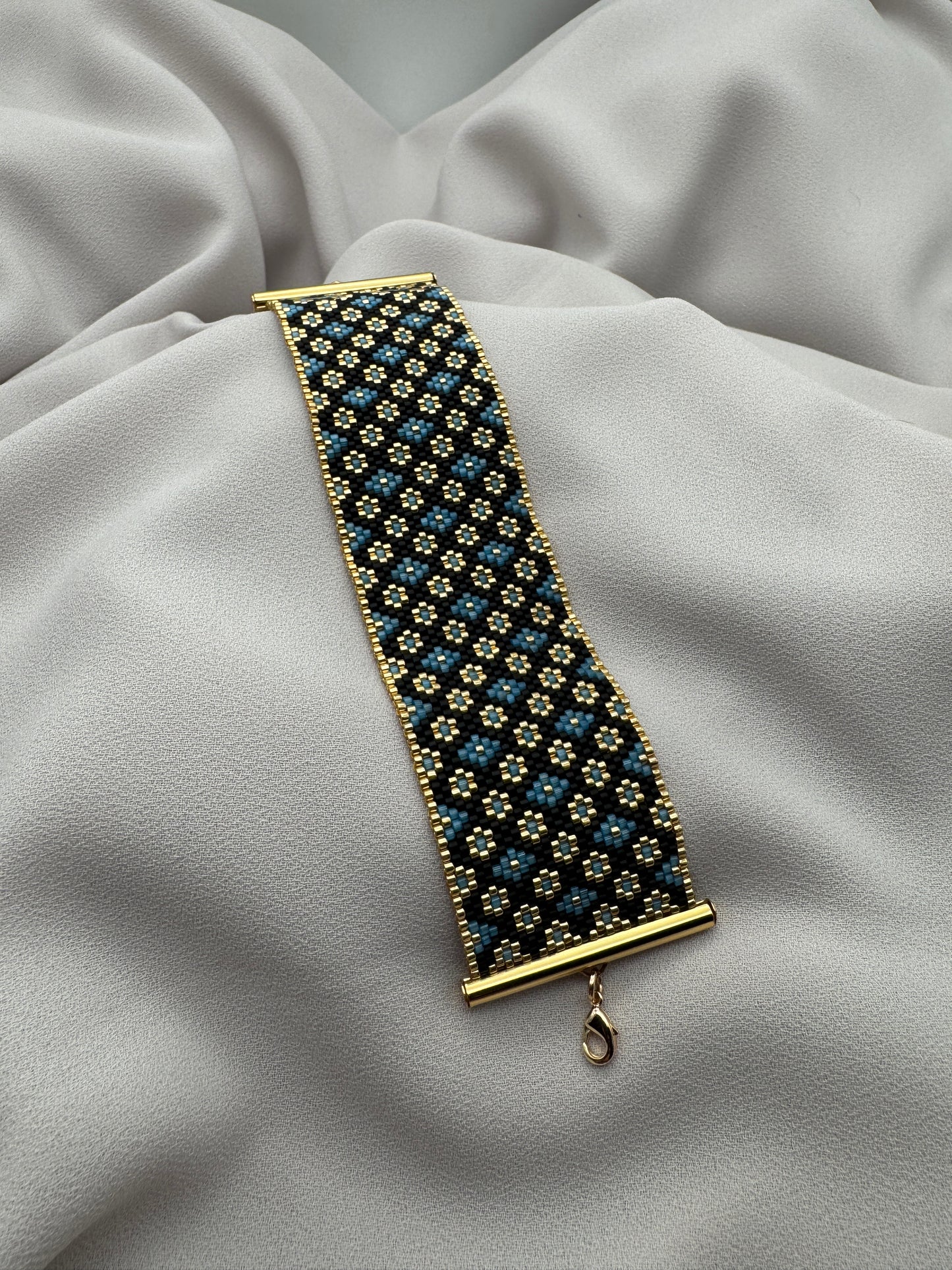 Miyuki Flower Blue Satin Bracelet Pattern (PDF file)