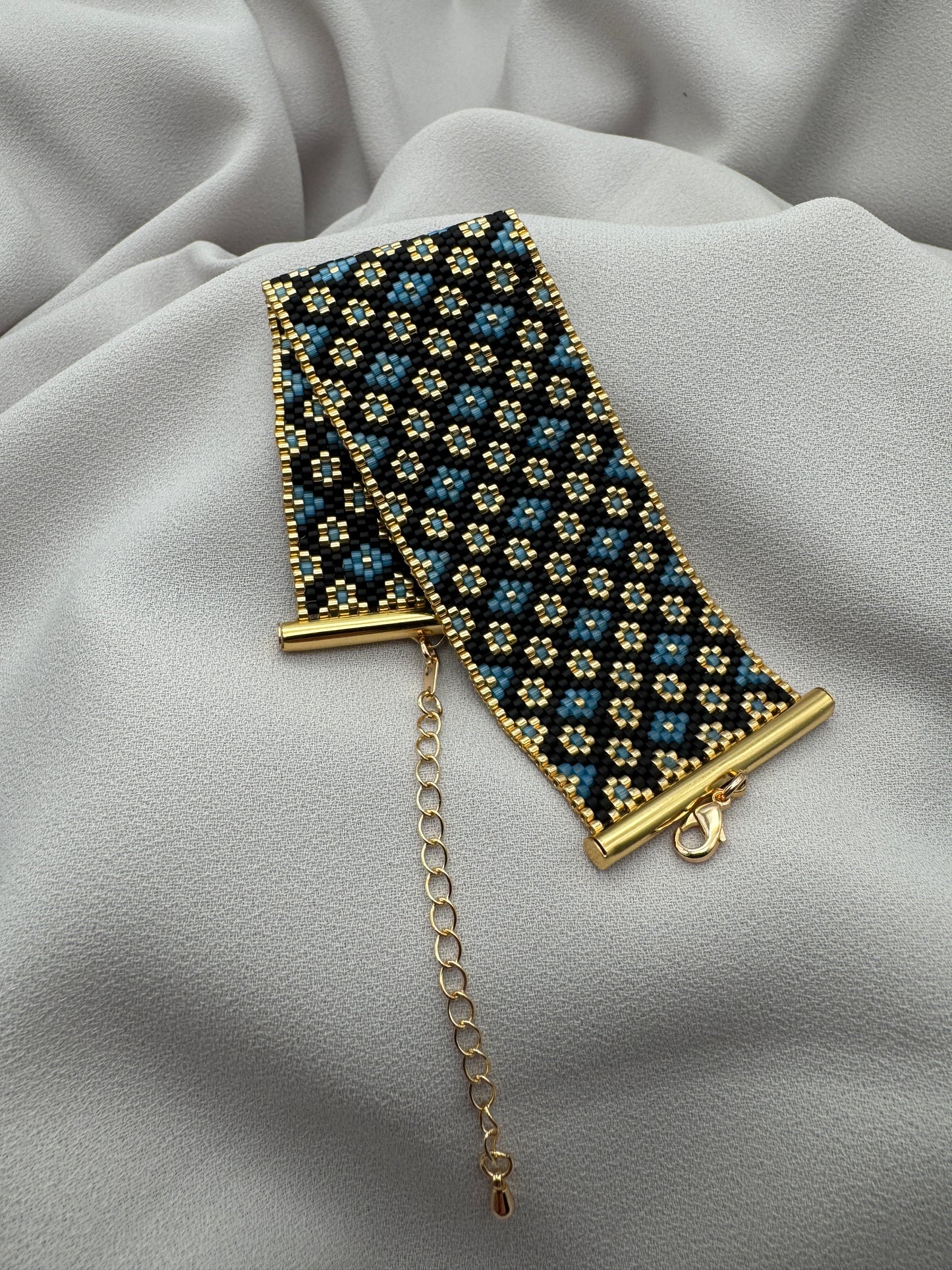 Miyuki Flower Blue Satin Bracelet Pattern (PDF file)