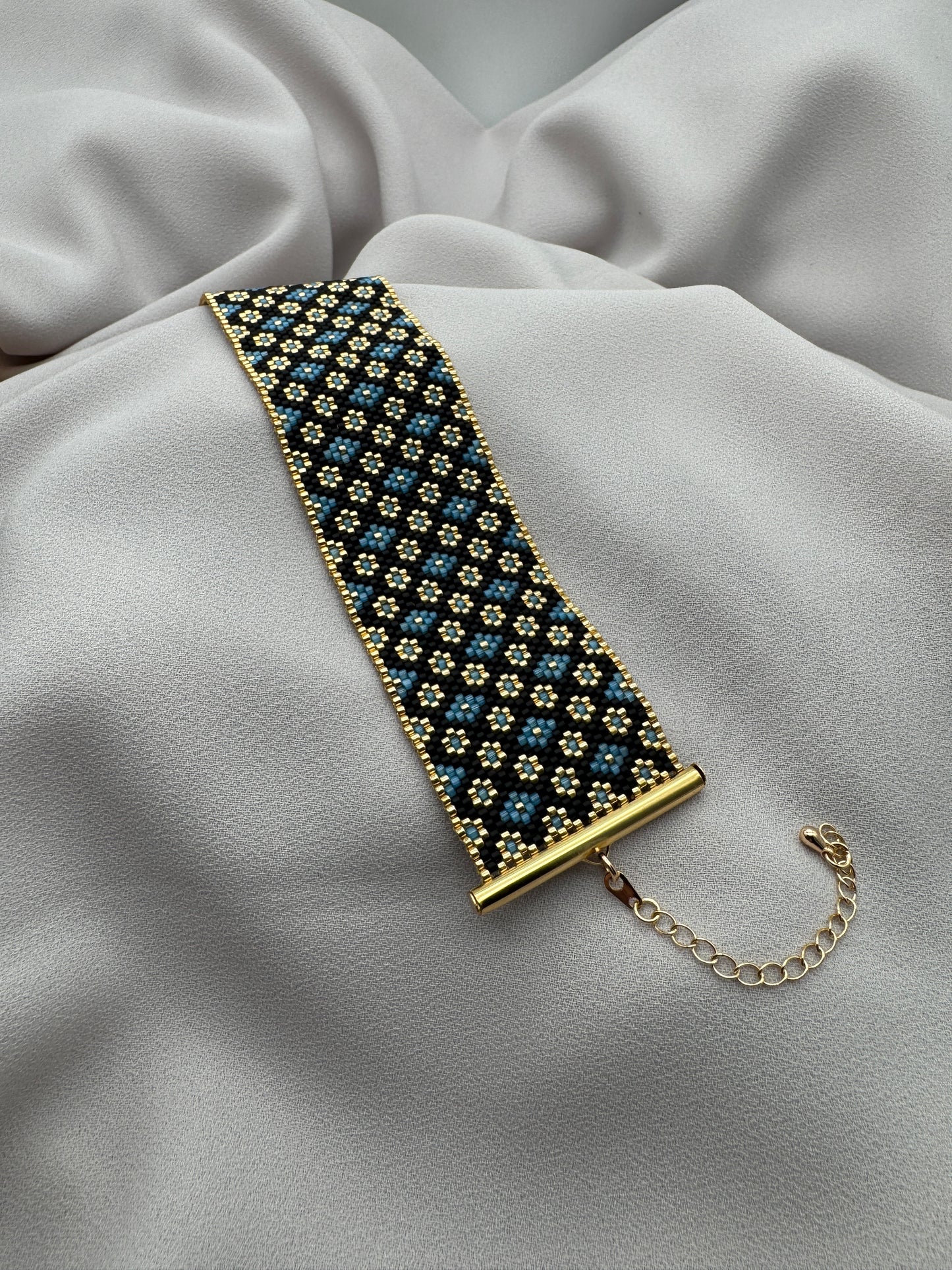 Miyuki Flower Blue Satin Bracelet Pattern (PDF file)