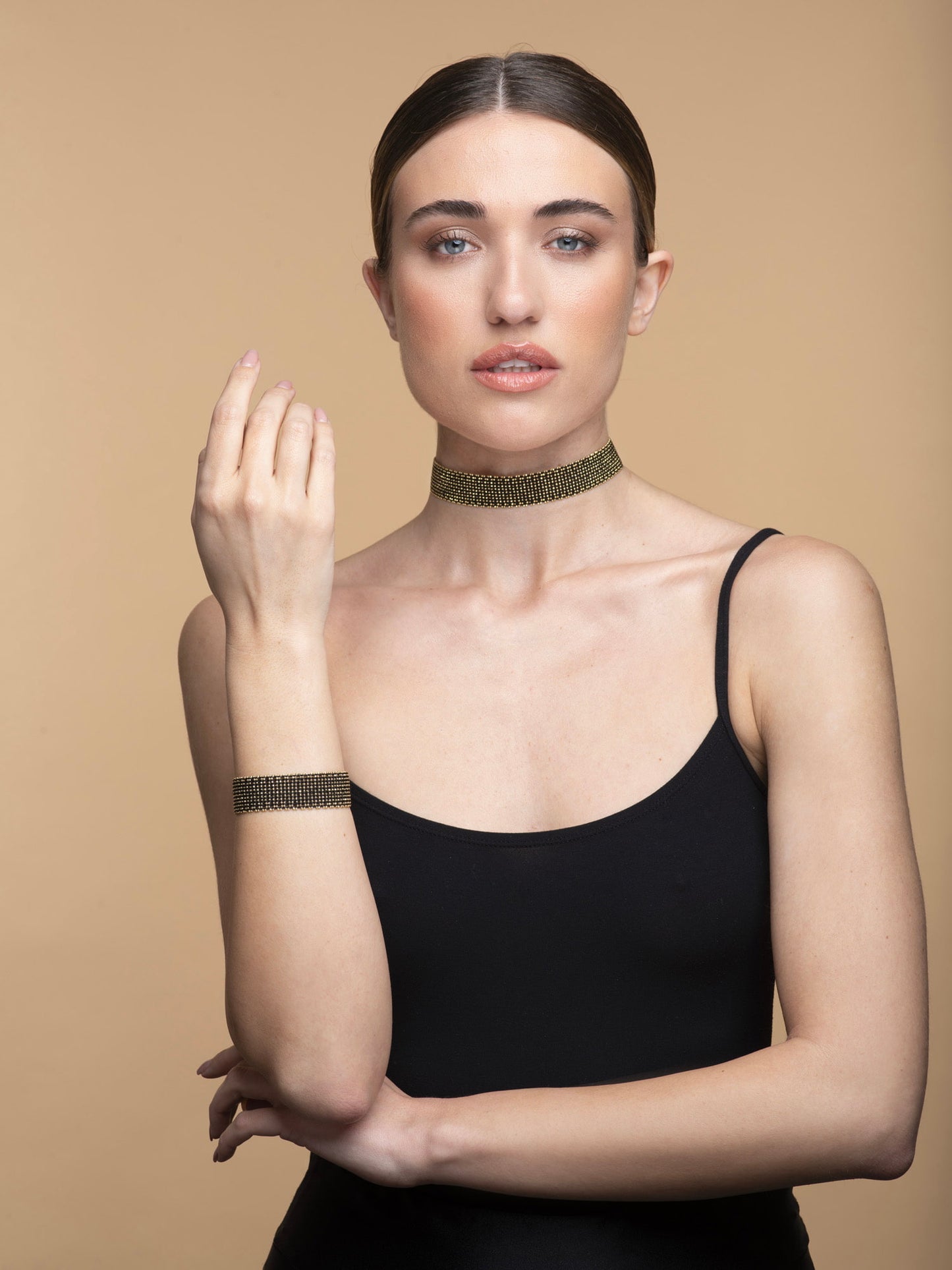 Collar “Texture” - Black & Yellow Gold plated